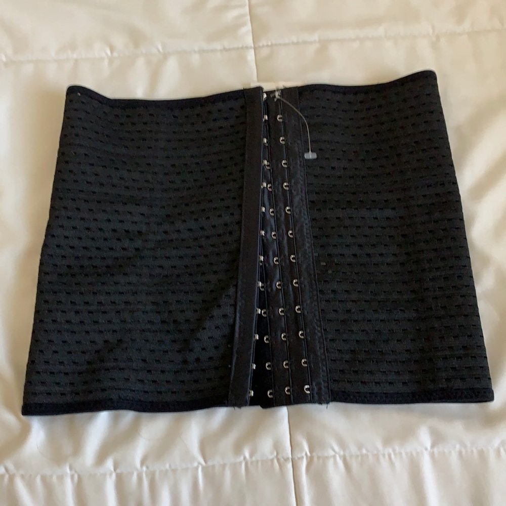 Waist trainer